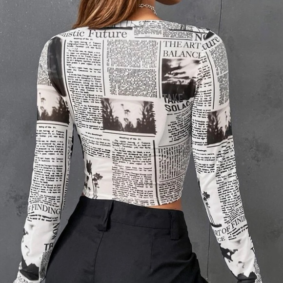 SHEIN - Newspaper Long Sleeve Crop Top - Picture 2 of 4